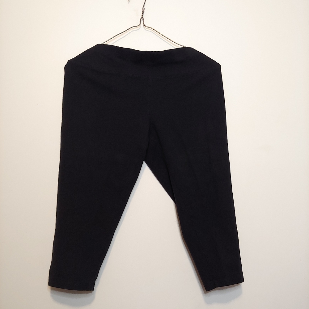 Black Capris